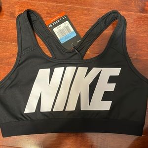 NWT Nike women’s sports bra